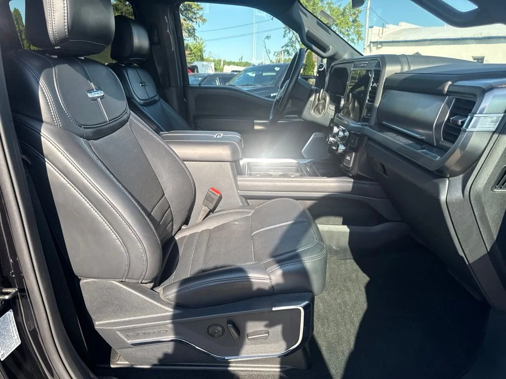 Used 2025 Black Metallic Ford Platinum image 38