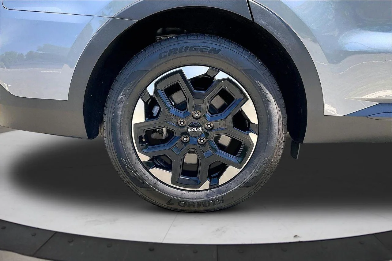 Certified Used 2024 Silver Kia S image 38