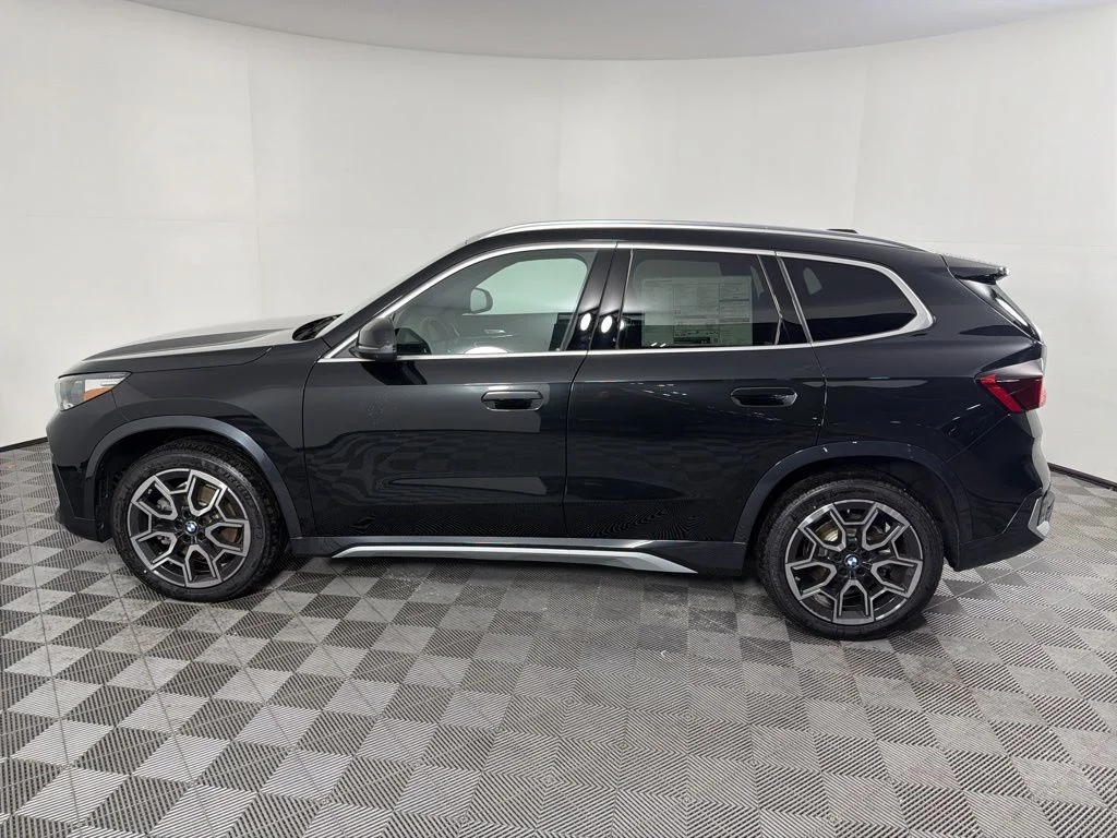 Used 2026 Black Sapphire Metallic BMW xDrive28i image 8