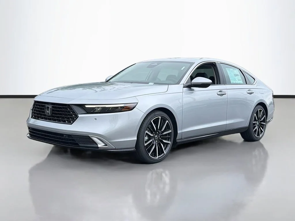 New 2026 Solar Silver Metallic Honda Touring image 25