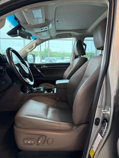 Used 2023 Atomic Silver Lexus GX 460 Premium image 8