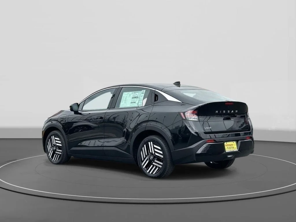 2026 Nissan LEAF SV+ - Photo 2