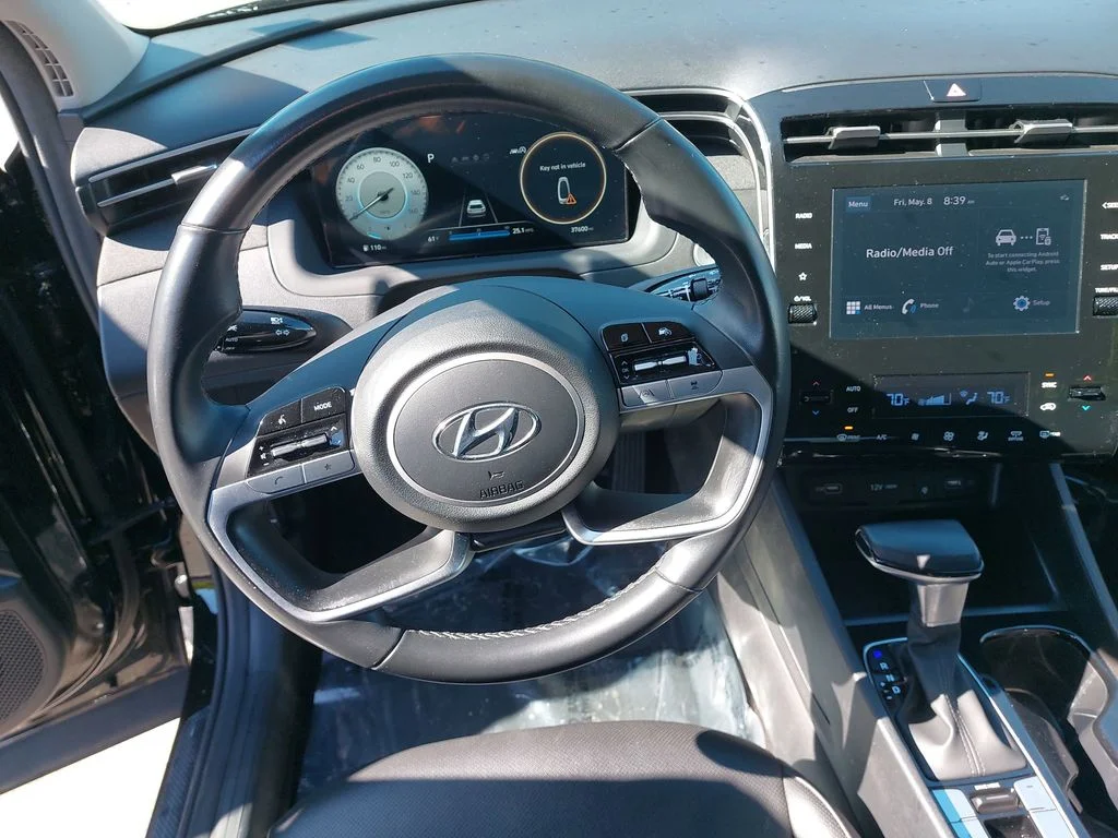 Used 2023 Black Hyundai SEL image 16