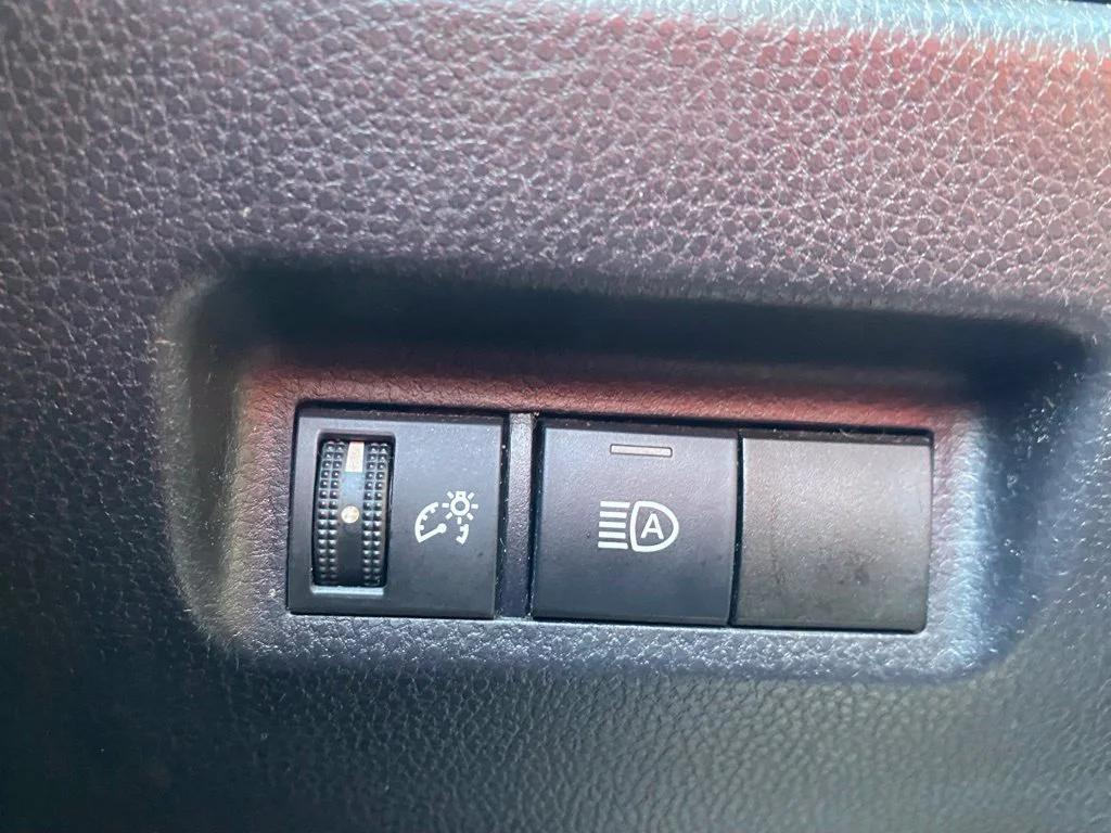Used 2019 Silver Toyota LE image 24