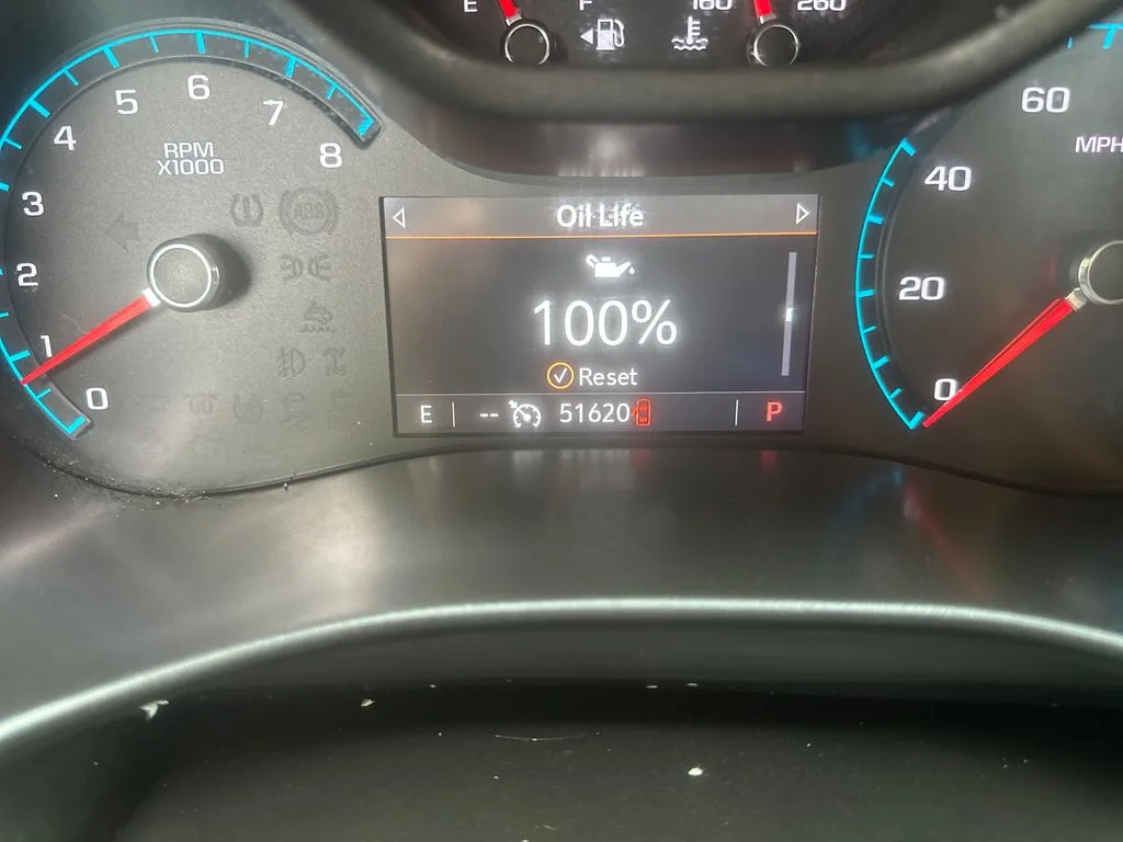 Used 2022 White GMC Elevation image 12