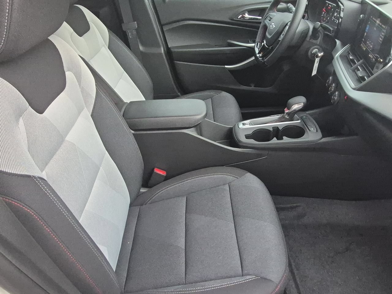 2026 Chevrolet Trax RS - Photo 24