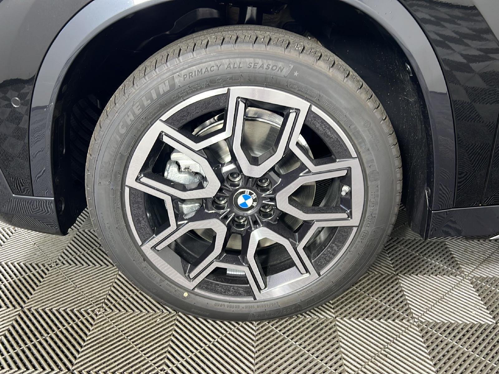 New 2027 Black Sapphire Metallic BMW xDrive28i image 6