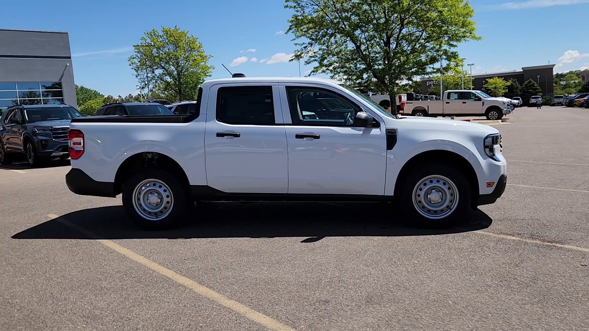 New 2026 Oxford White Ford XL image 10