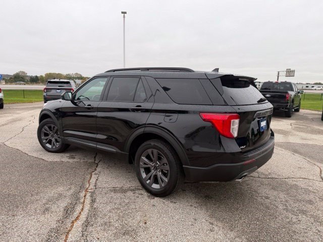 Used 2024 Black Metallic Ford XLT image 5