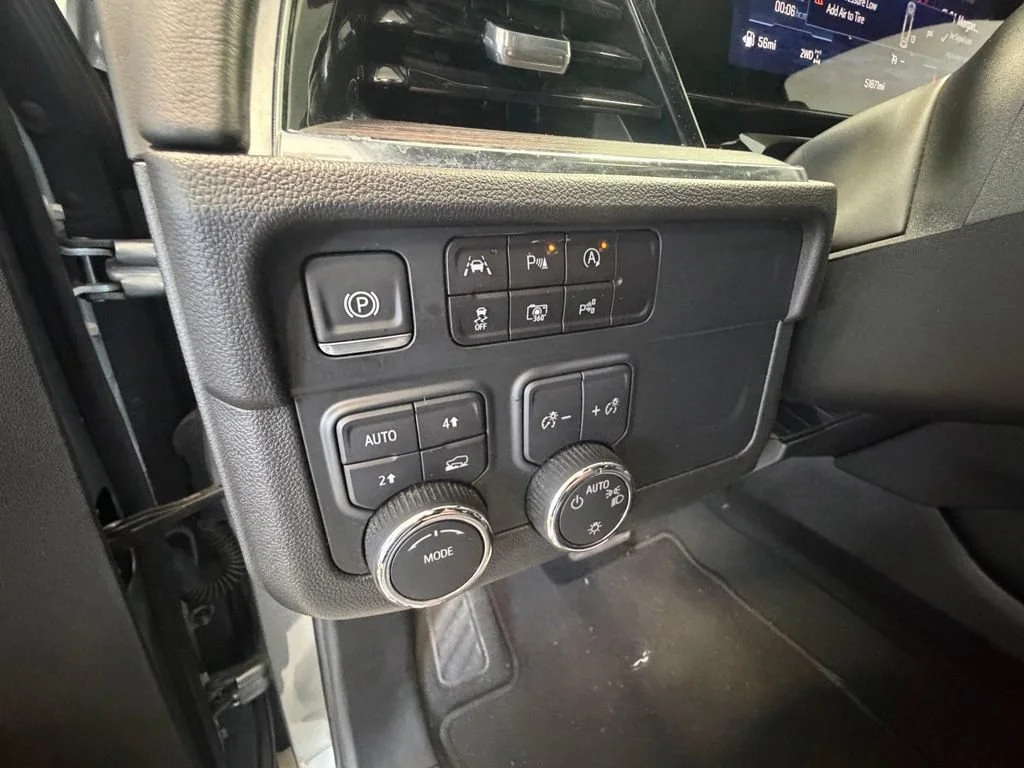Used 2025 Sterling Gray Metallic Chevrolet LT image 22
