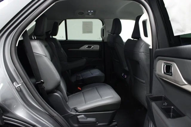 New 2026 Carbonized Gray Metallic Ford Active image 40