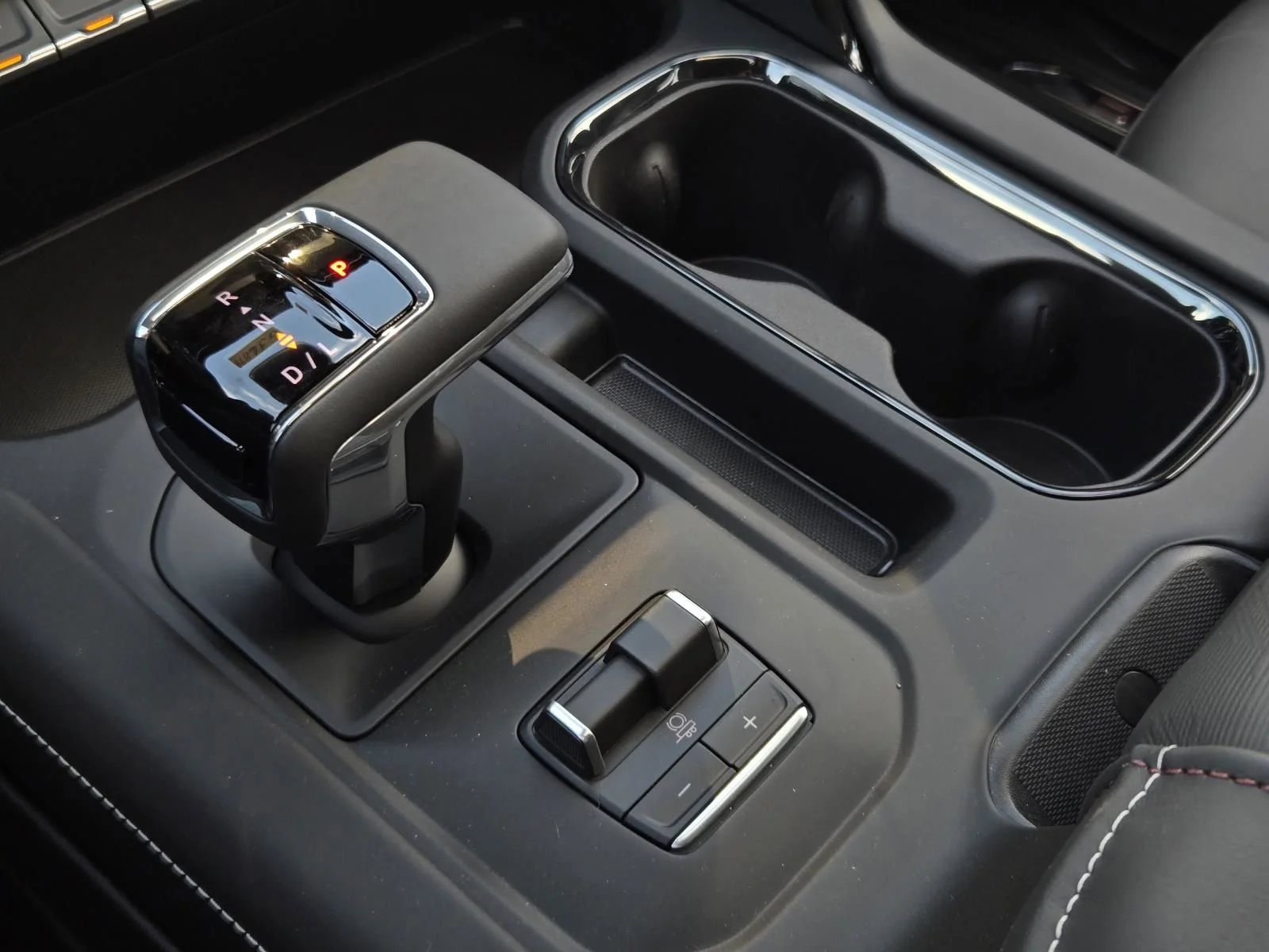 2026 GMC Sierra 1500 AT4X - Photo 13