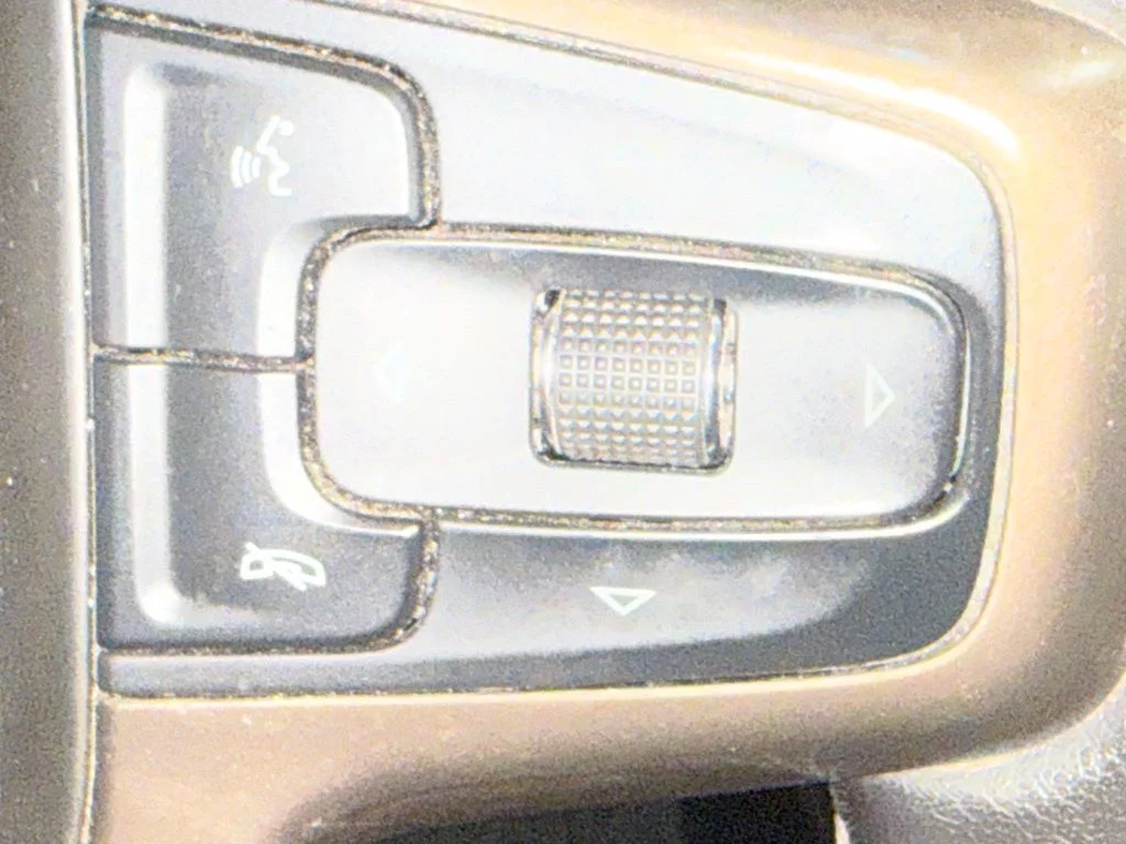 Used 2020 Iridescent Pearl Tricoat Chevrolet High Country image 19