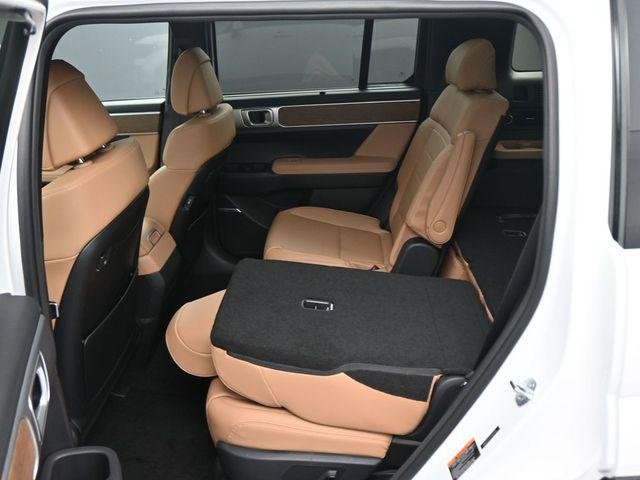 2026 Hyundai Santa Fe Limited - Photo 16