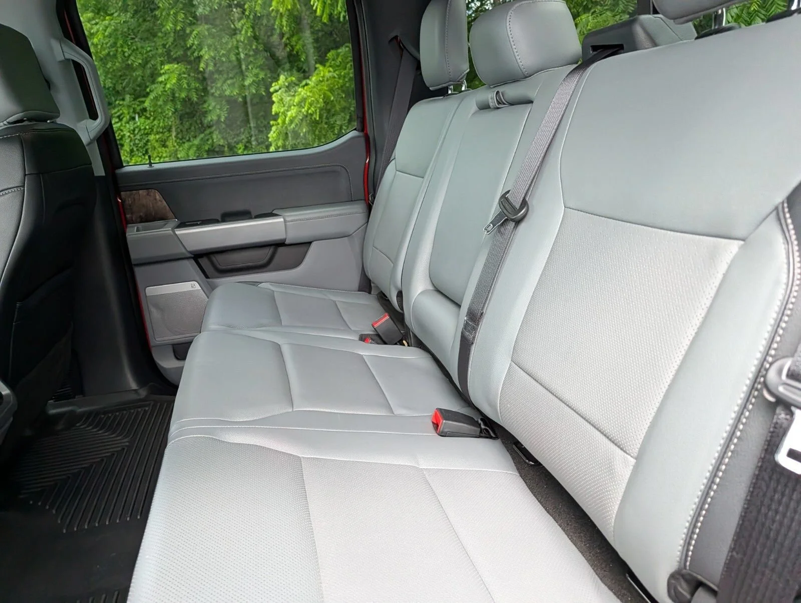Used 2023 Red Ford LARIAT image 23