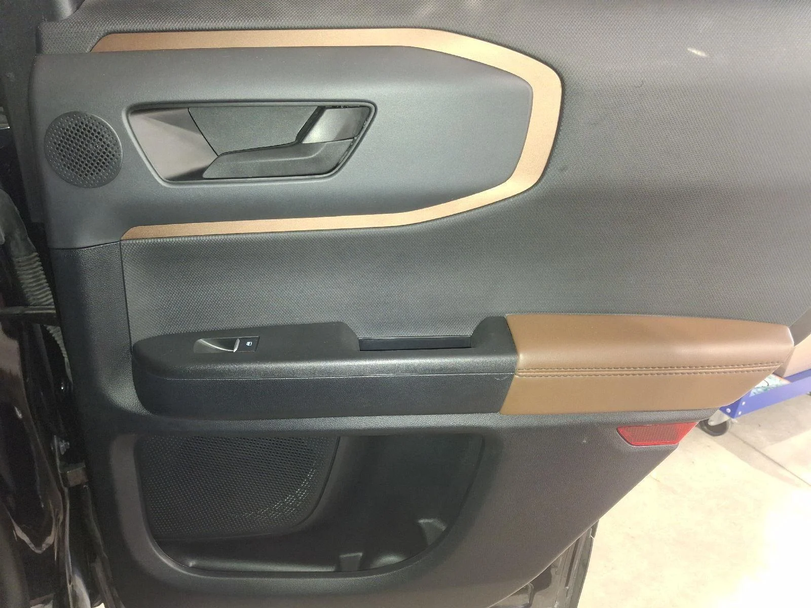 Used 2023 Shadow Black Ford Outer Banks image 18