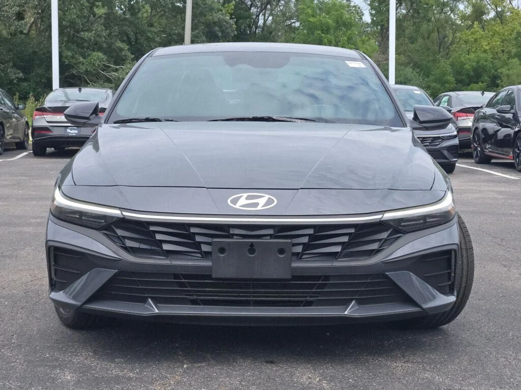 Used 2026 Gray Hyundai SEL Sport image 2