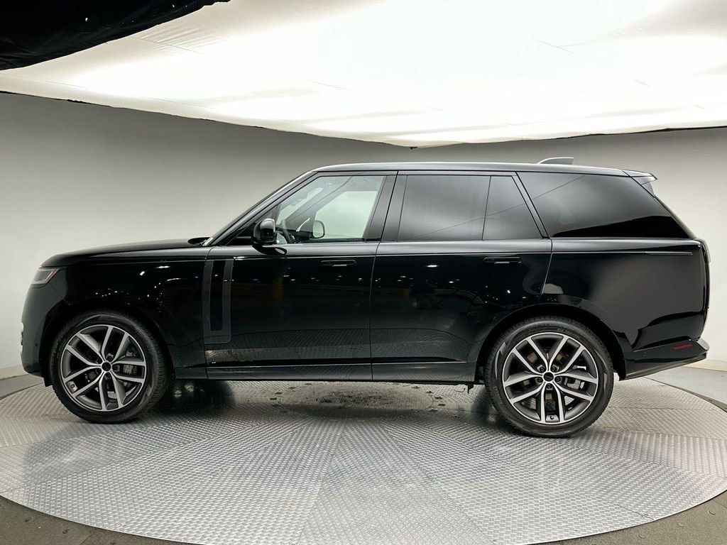 New 2026 Santorini Black Land Rover SE image 2