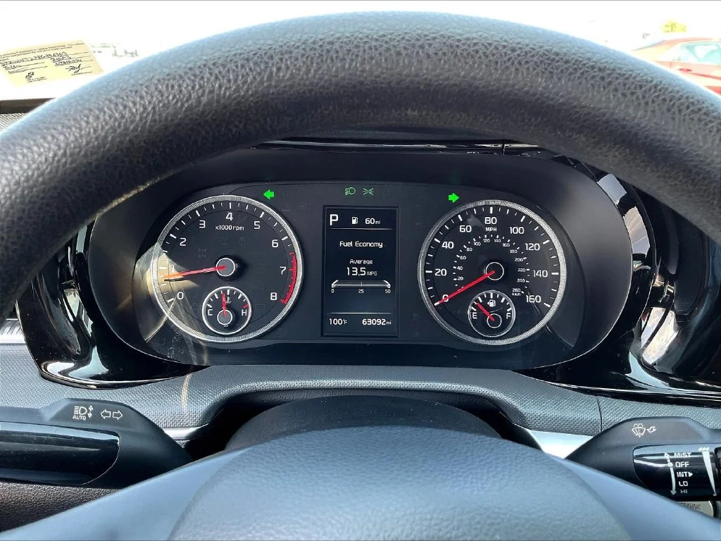 Used 2023 Red Kia LXS image 14