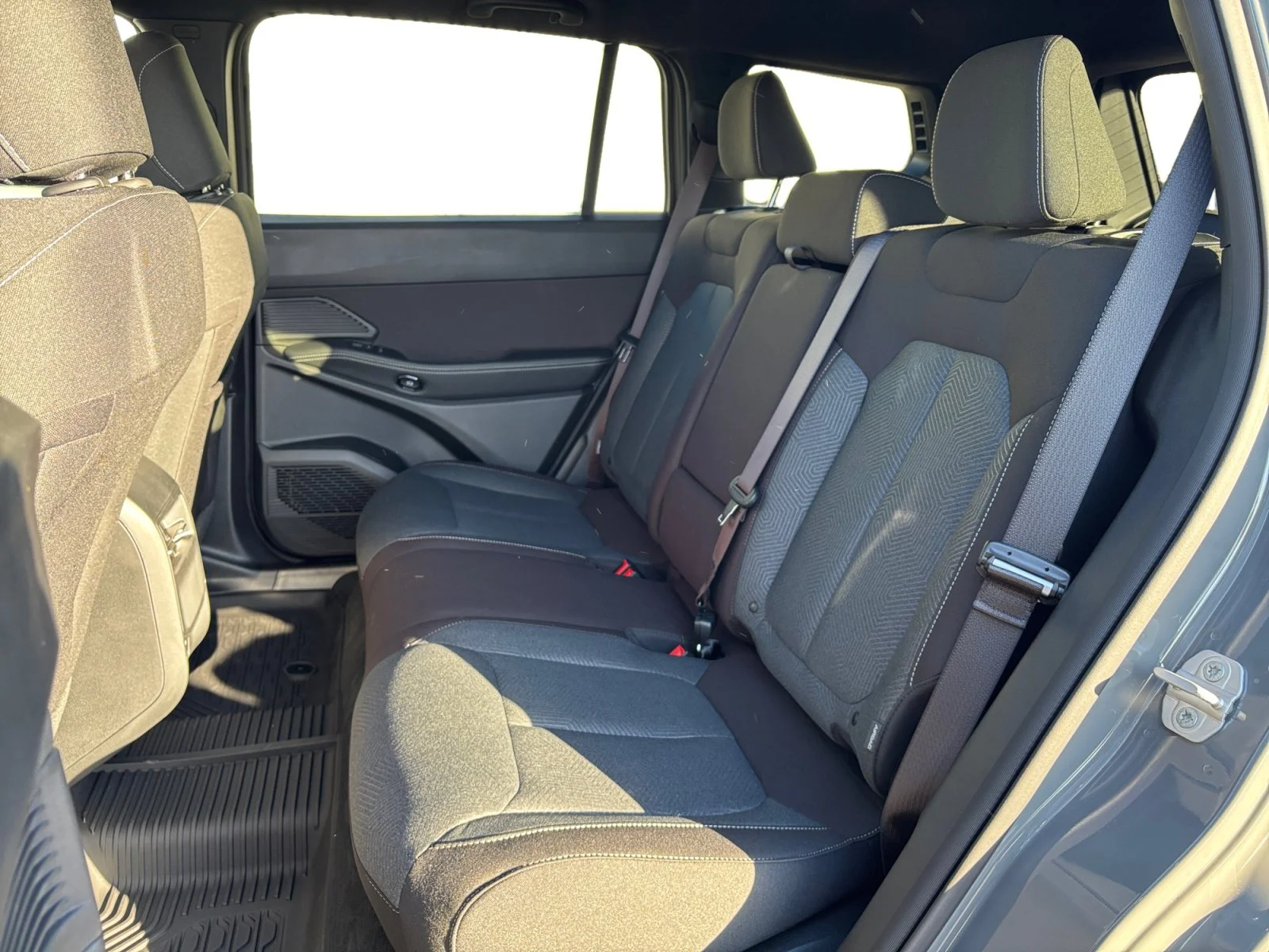 New 2026 STING GREY Jeep Laredo image 16