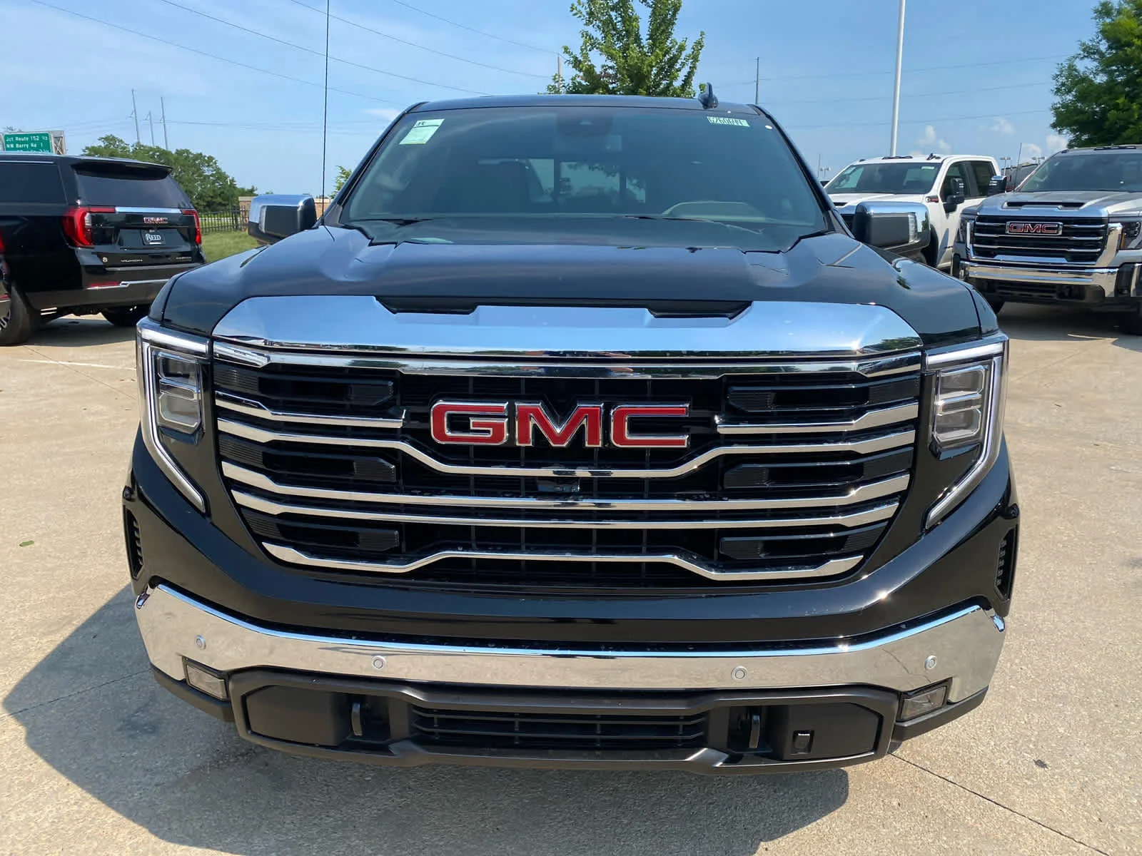New 2026 Onyx Black GMC SLT image 2