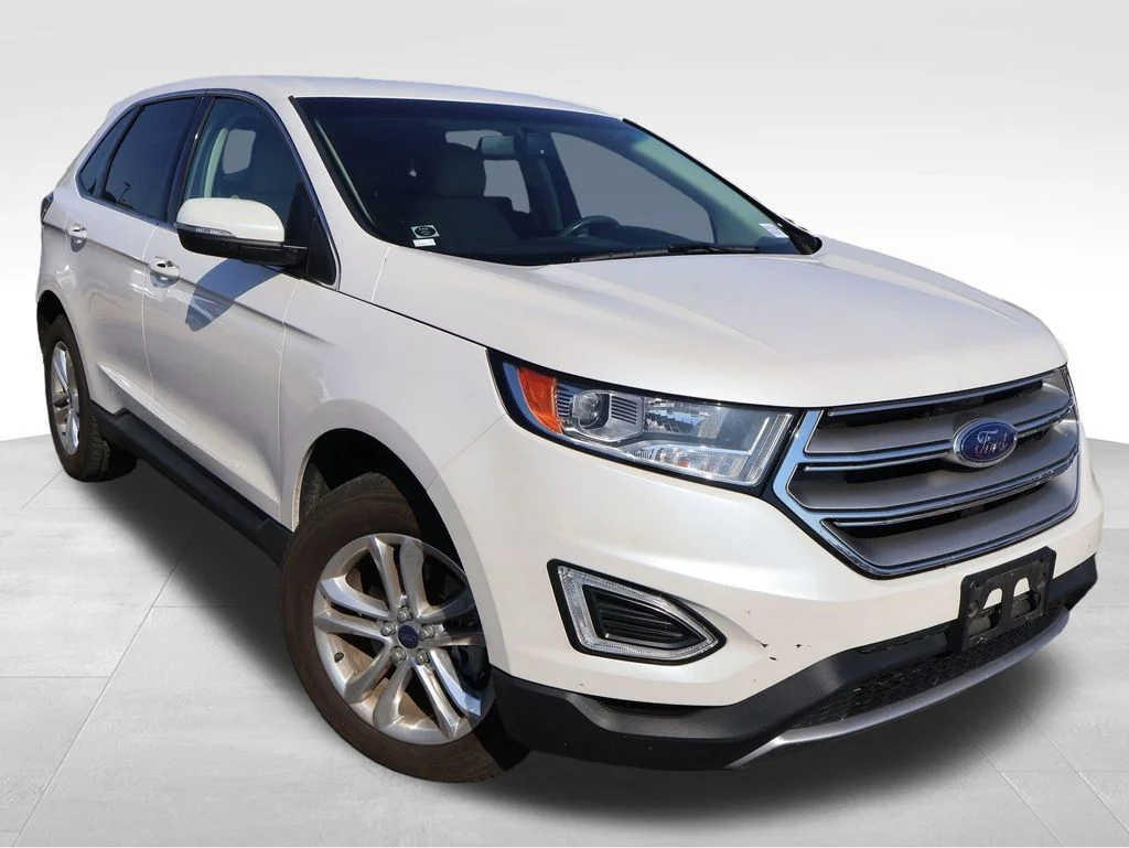 Used 2015 White Platinum Clearcoat Metallic Ford SEL image 11