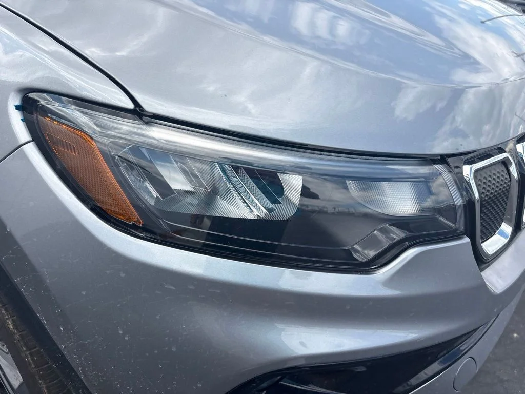 Used 2022 Silver Jeep Limited image 10