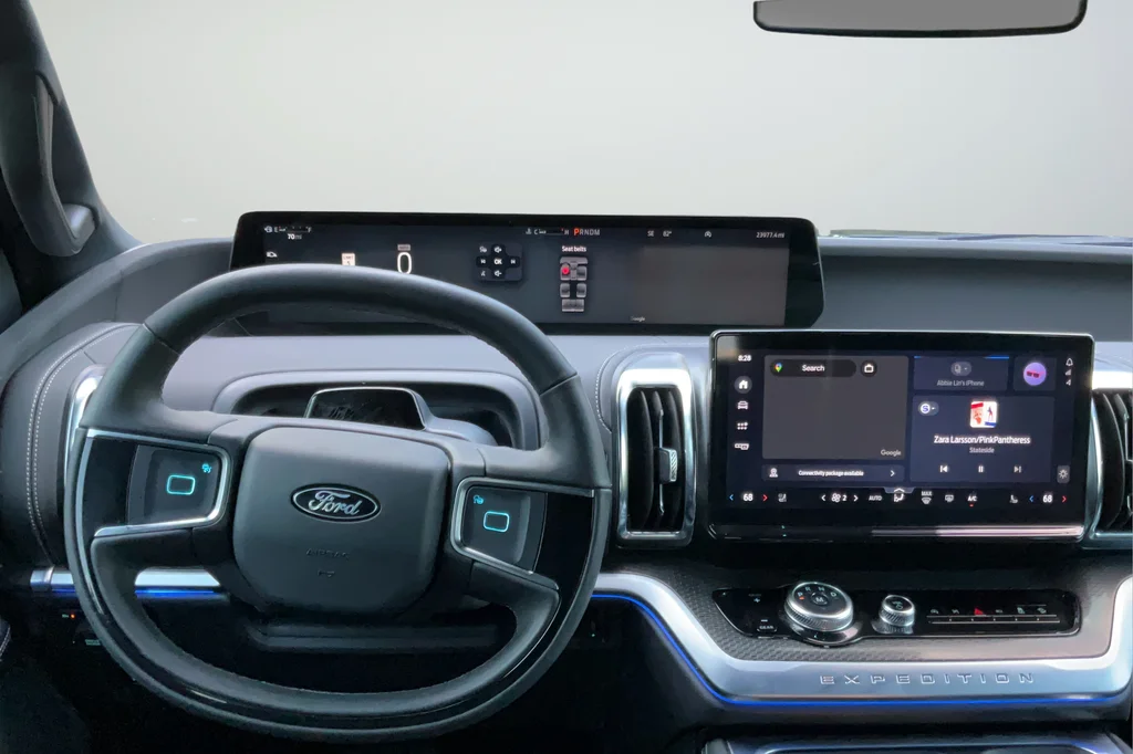 Used 2025 Black Ford Platinum image 12