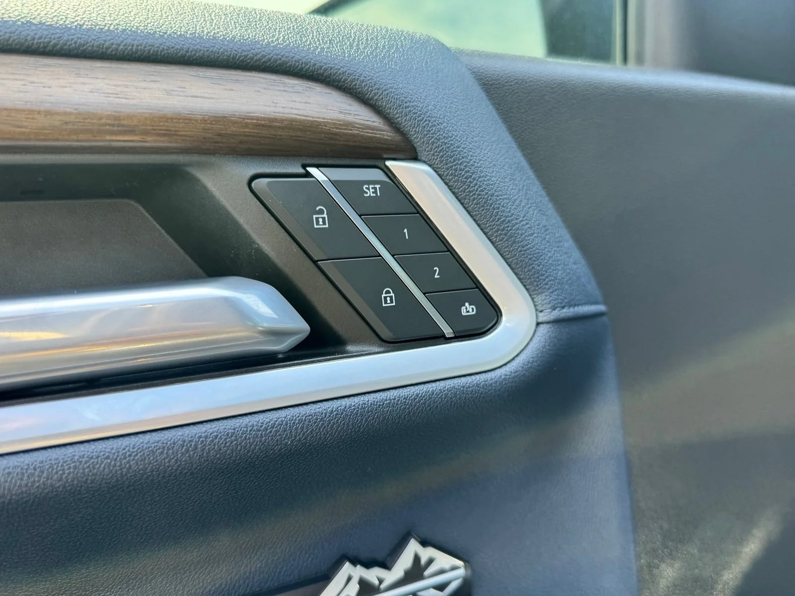 2022 Chevrolet Silverado 1500 High Country - Photo 17