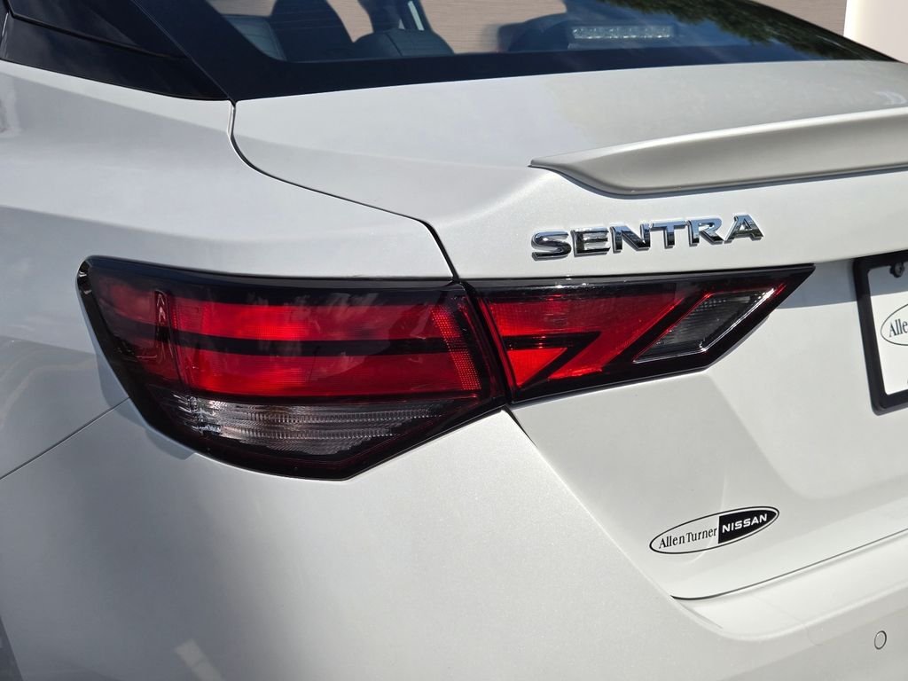 Used 2025 White Nissan SR image 8