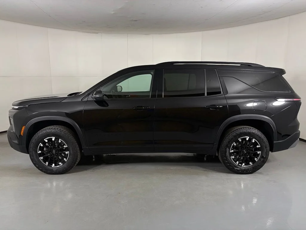 Used 2025 Black Chevrolet Z71 image 5