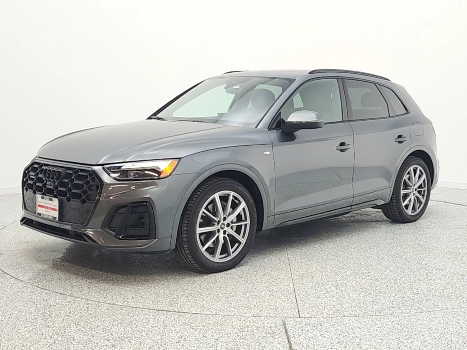 2023 Audi Q5 55 e Premium Plus's photo