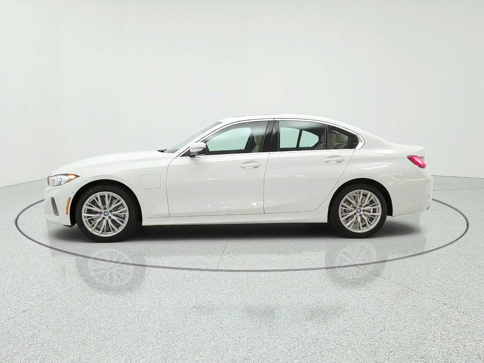 Used 2024 Alpine White BMW 330e Plug-In Hybrid image 8