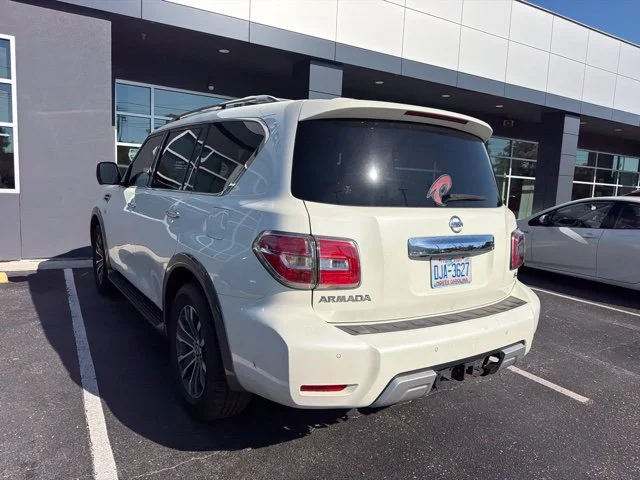 Used 2018 White Nissan SL image 4
