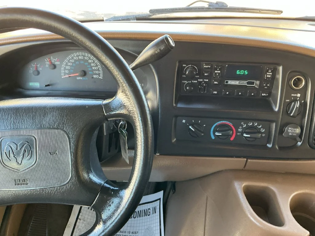 Used 2000 White Dodge Base image 16