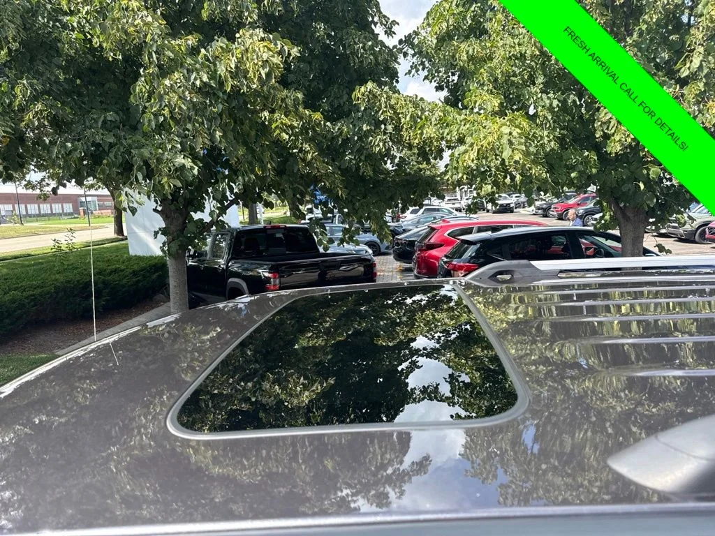 Used 2016 Crystal Metallic Jeep Latitude image 15
