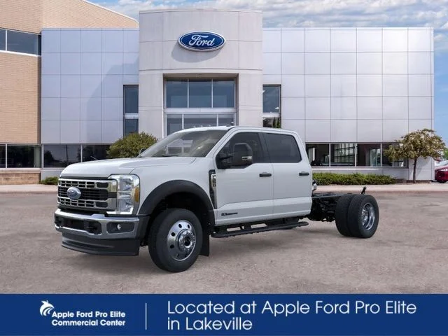 New 2026 Oxford White Ford XLT image 1