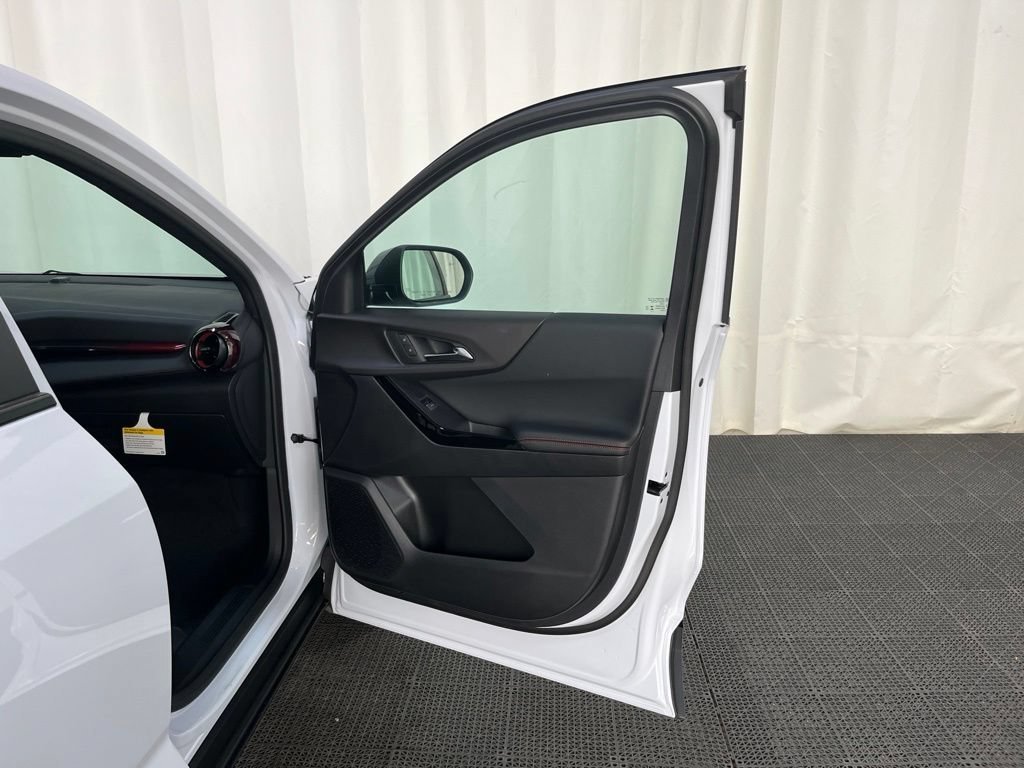 2027 Chevrolet Equinox RS - Photo 18