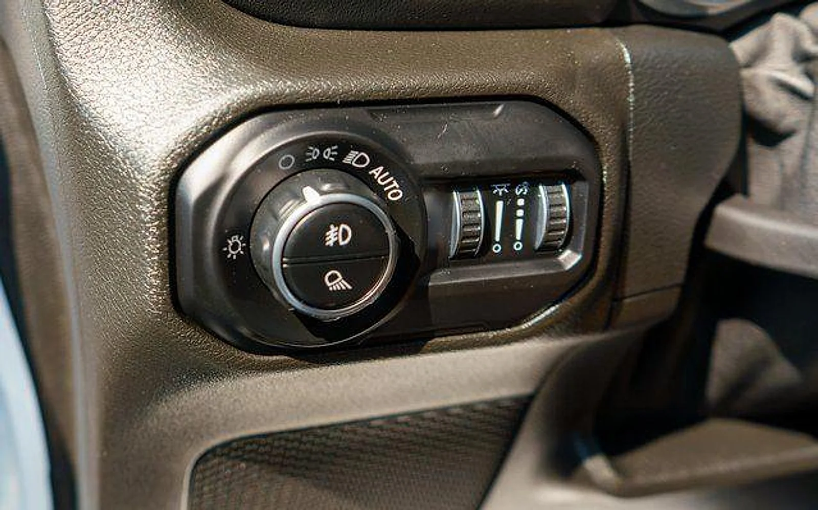 Used 2021 Bright White Clear Jeep Overland Diesel image 18