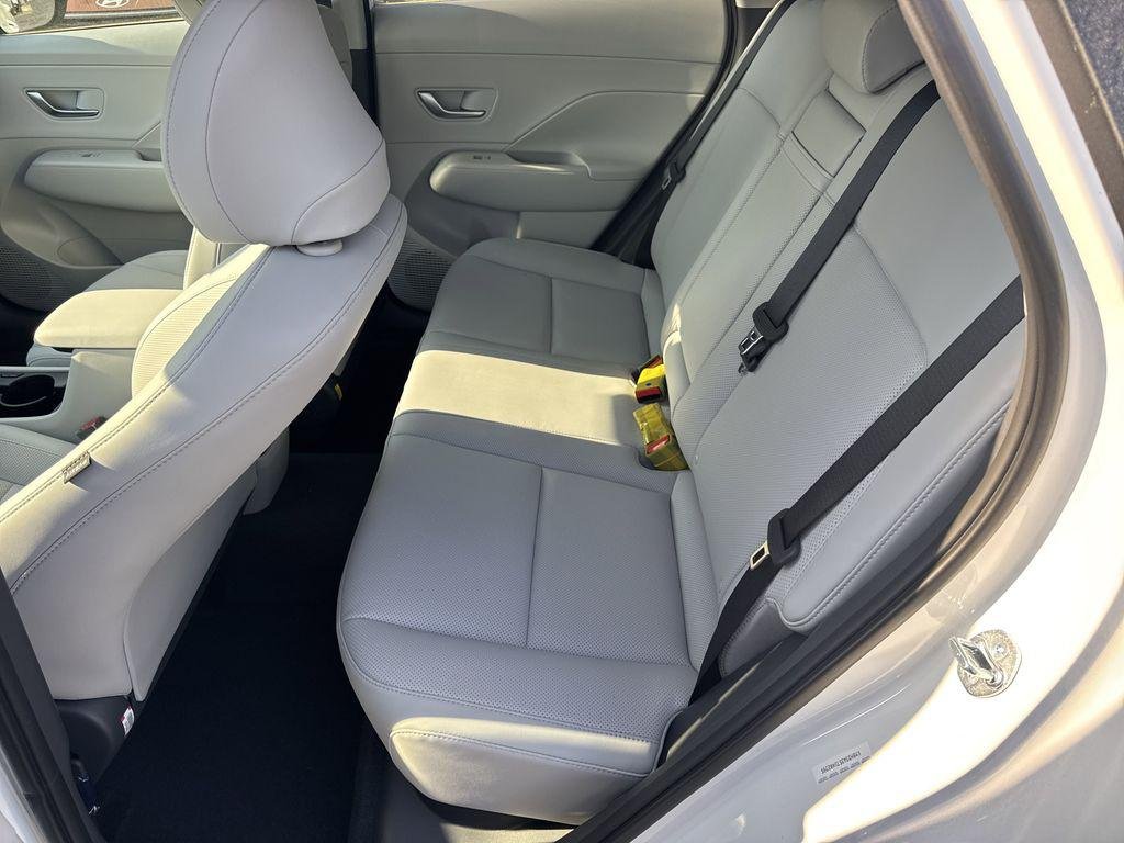 New 2026 White Hyundai SEL Premium FWD image 18