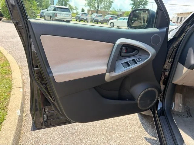 Used 2008 Black Toyota Base image 16