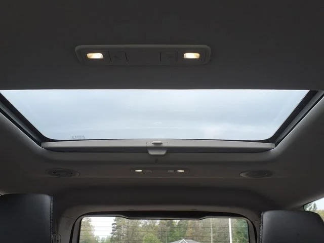 Used 2019 White GMC SLT-2 image 6