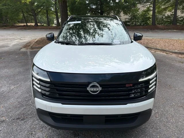 Used 2025 White Nissan SR image 8