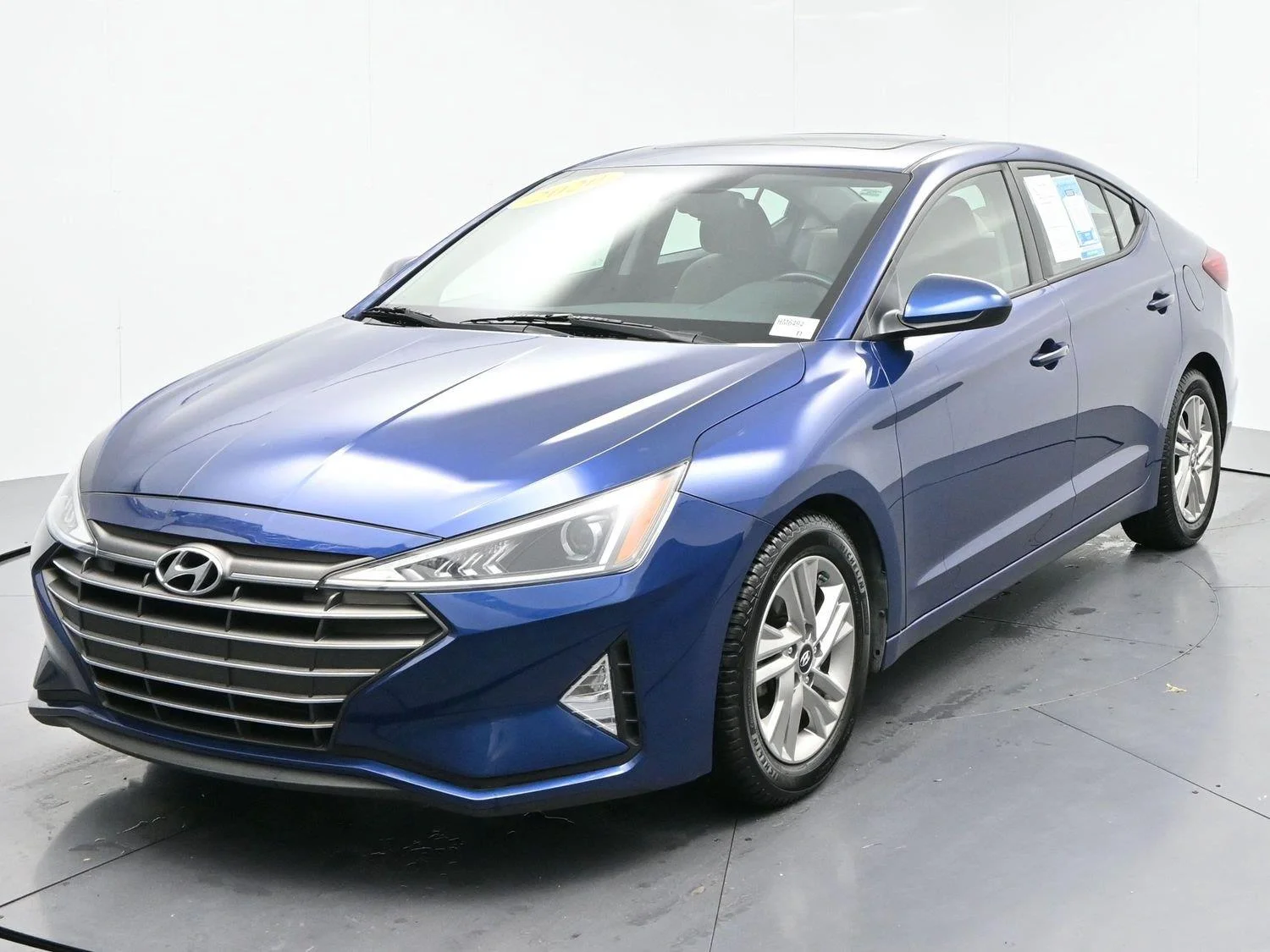 Used 2020 Lakeside Blue Hyundai Value Edition image 3