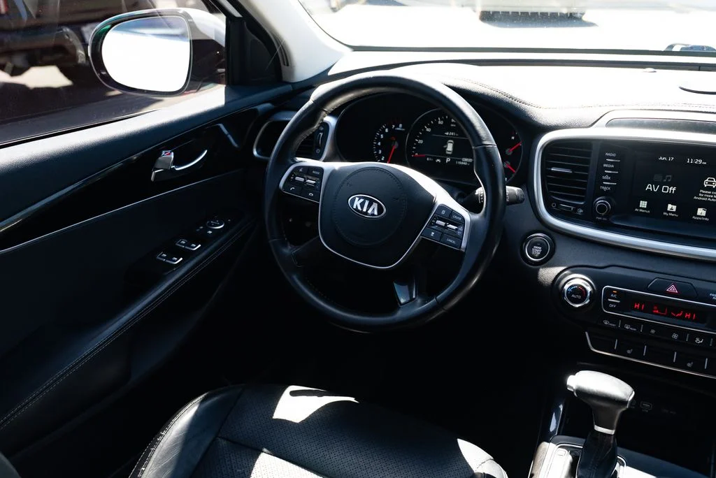 Used 2020 White Kia EX image 9