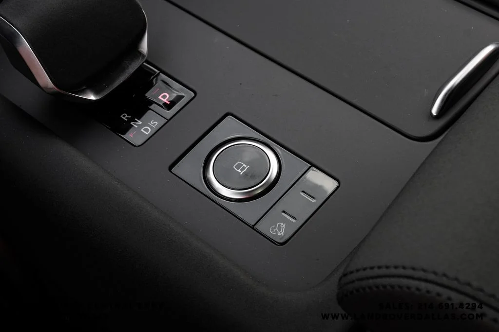 New 2026 Fuji White Land Rover Dynamic SE image 31