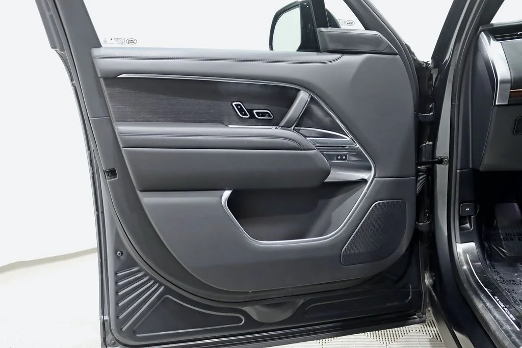 Used 2024 Black Land Rover SE image 36