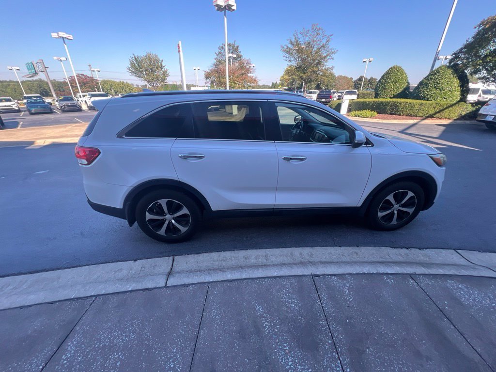 Used 2016 White Kia EX image 4