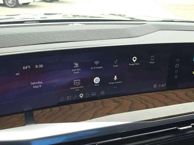 Used 2025 Black Cadillac Sport Platinum image 31