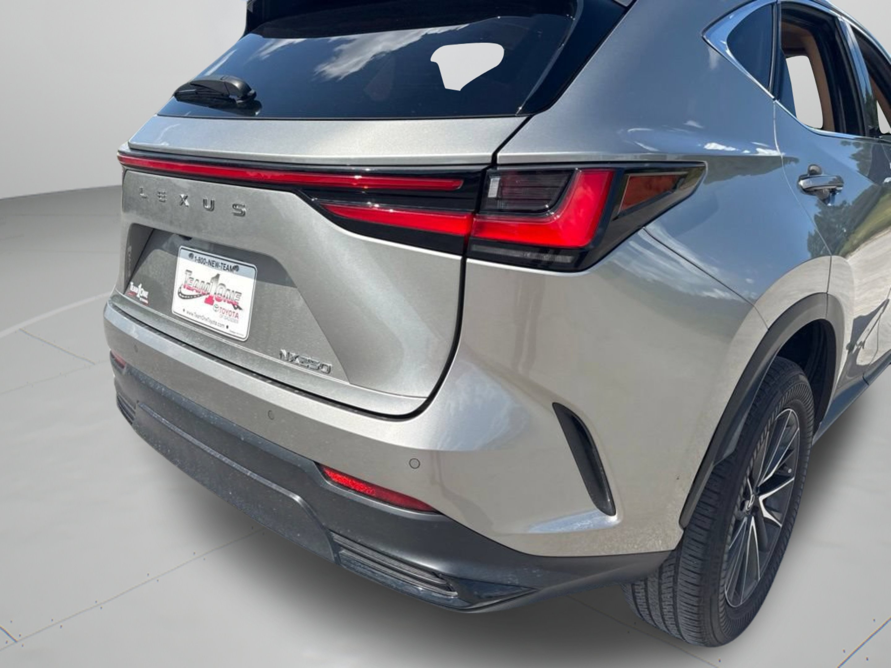 Used 2024 Atomic Silver Lexus NX 250 Premium image 31